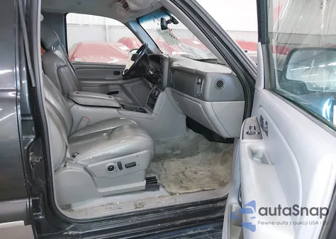 2003 Chevrolet Suburban 1500 Lt z USA, uszkodzony, nr VIN 3GNFK16Z23G256115